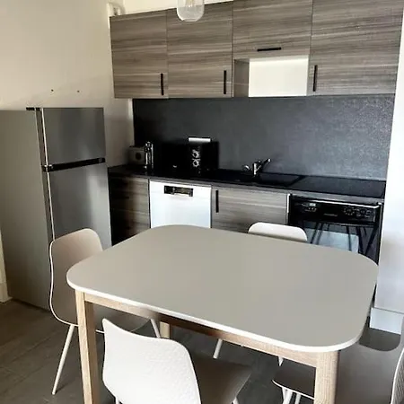 Tres Beau T2 Idealement Situe. Apartamento Bastia (Corsica)