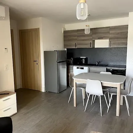 Tres Beau T2 Idealement Situe. Apartamento Bastia (Corsica)